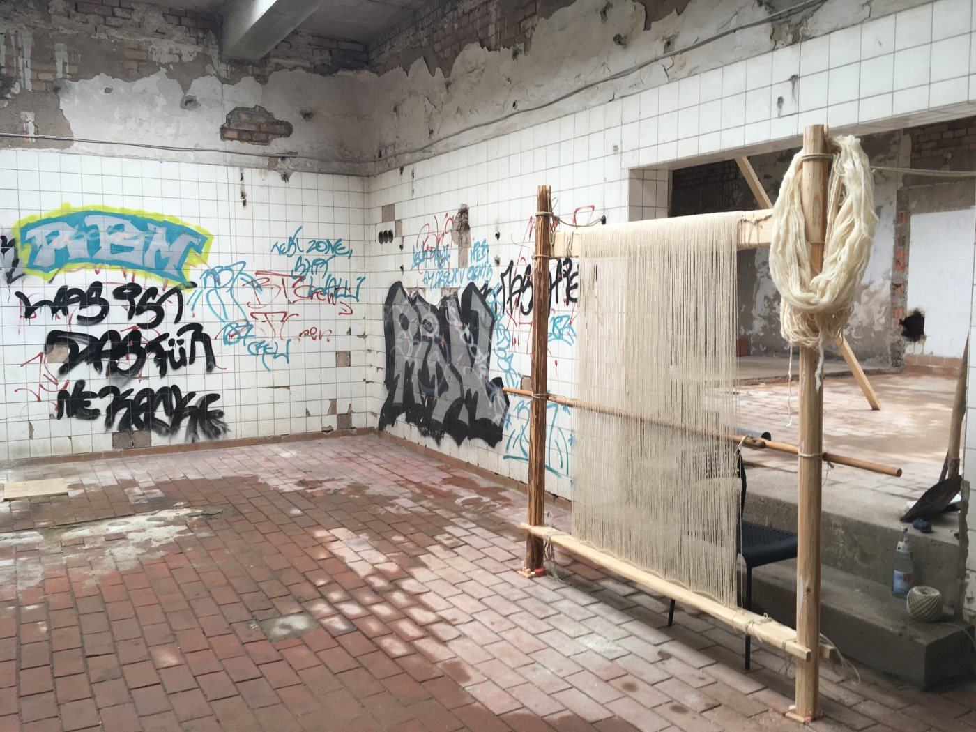 Aufbau Webstuhl im Milchhof Arnstadt